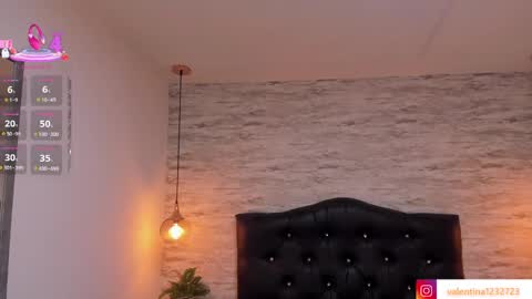          online show from October 5, 2025, 5:33 pm