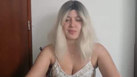 Francesca online show from October 27, 2025, 6:23 pm