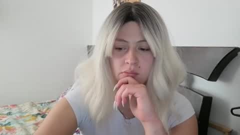 Francesca online show from November 18, 2025, 8:35 pm