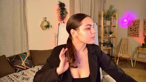 Francesca online show from March 19, 2026, 12:20 pm