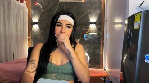 Snapshot of francheska_baby chatting on September 11, 2025, 6:35 am Dynamic roles online show from September 11, 2025, 6:35 am