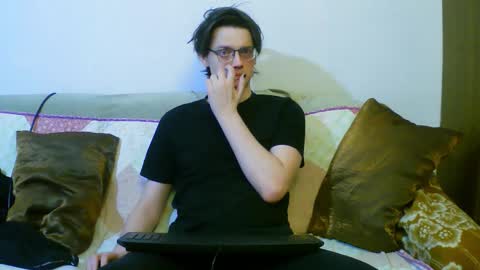 Snapshot of francisgray chatting on February 8, 2026, 10:35 pm Frank online show from February 8, 2026, 10:35 pm