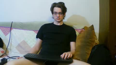 Snapshot of francisgray chatting on February 10, 2026, 9:19 pm Frank online show from February 10, 2026, 9:19 pm