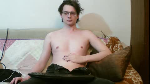 Snapshot of francisgray chatting on February 15, 2026, 10:06 pm Frank online show from February 15, 2026, 10:06 pm