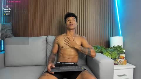 frank98_ online show from September 25, 2025, 5:33 am
