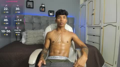 frank98_ online show from September 27, 2025, 9:42 pm