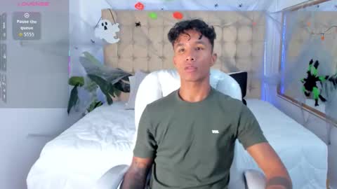 frank98_ online show from October 21, 2025, 9:59 pm