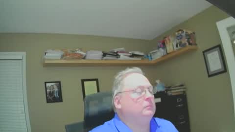 Snapshot of frankie6207 chatting on January 19, 2025, 7:04 am frankie6207 online show from January 19, 2025, 7:04 am