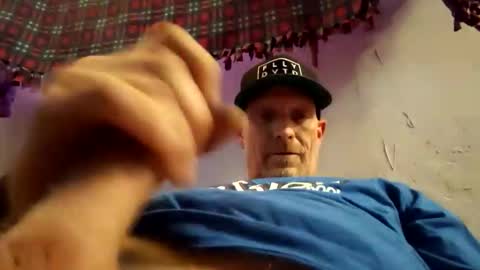 Snapshot of frankieblueeyes4u chatting on May 10, 2026, 11:32 pm Famous Blue Eyes online show from May 10, 2026, 11:32 pm