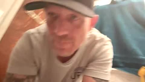 Snapshot of frankieblueeyes4u chatting on May 13, 2026, 7:39 am Famous Blue Eyes online show from May 13, 2026, 7:39 am