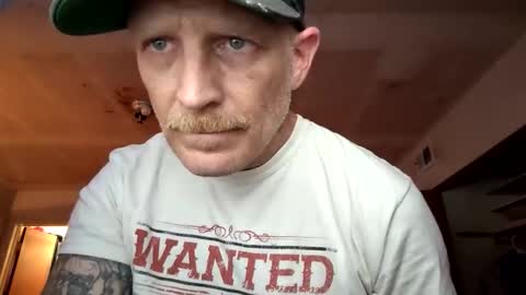 Snapshot of frankieblueeyes4u chatting on May 25, 2026, 8:04 pm Famous Blue Eyes online show from May 25, 2026, 8:04 pm