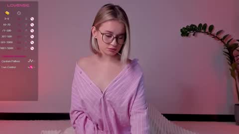 Frann online show from December 22, 2025, 5:21 pm