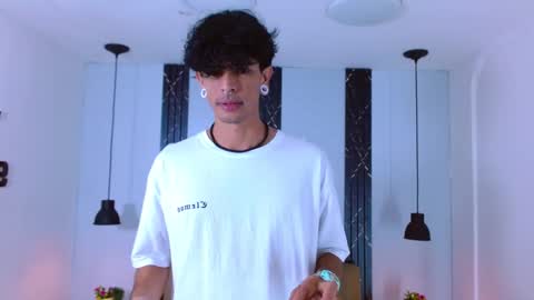 Franvill trato online show from September 25, 2025, 7:28 pm