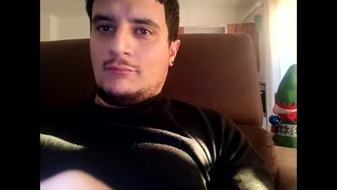 Snapshot of fraromeo2 chatting on December 20, 2024, 3:21 pm fraromeo2 online show from December 20, 2024, 3:21 pm