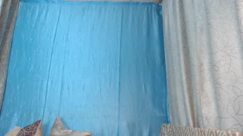 frau_becky online show from December 5, 2024, 1:38 pm