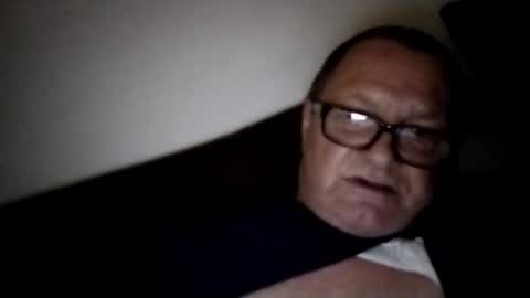 Wolfi online show from October 21, 2025, 2:07 pm