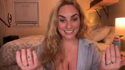 Snapshot of frayfitz chatting on February 26, 2026, 4:44 am Fray online show from February 26, 2026, 4:44 am