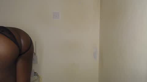 Snapshot of freaky_ass chatting on January 26, 2025, 12:37 am Berry online show from January 26, 2025, 12:37 am