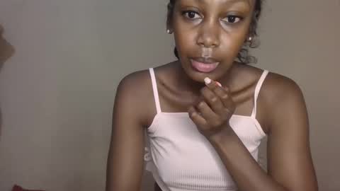 freaky_beauty online show from April 1, 2026, 8:04 am