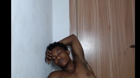 freakyslut30 online show from February 24, 2025, 2:40 am