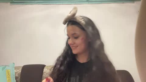 Snapshot of fredamedora chatting on June 1, 2026, 4:09 pm Mia online show from June 1, 2026, 4:09 pm