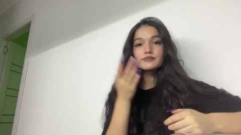 Snapshot of fredamedora chatting on June 4, 2026, 4:13 pm Mia online show from June 4, 2026, 4:13 pm