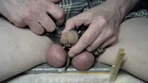 I am a total slave slut. I would like to have multiple owners to use me every day. online show from December 8, 2024, 6:33 am