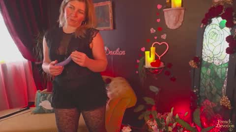 Snapshot of french_devotion chatting on February 17, 2026, 2:46 pm Louise or Lou 3 online show from February 17, 2026, 2:46 pm