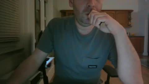 Snapshot of frenchbdmaninlondon chatting on December 28, 2024, 7:01 pm Horny Paul online show from December 28, 2024, 7:01 pm