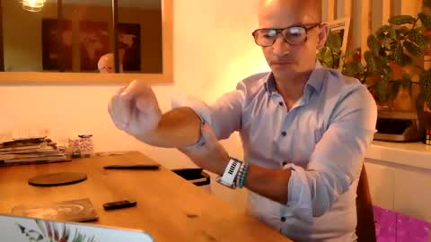 Snapshot of frenchdaddylove chatting on June 8, 2026, 5:46 pm Frenchdaddylove online show from June 8, 2026, 5:46 pm