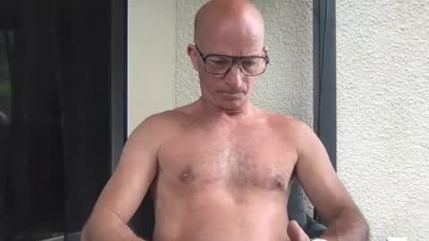 Snapshot of frenchdaddylove chatting on June 12, 2026, 10:58 am Frenchdaddylove online show from June 12, 2026, 10:58 am