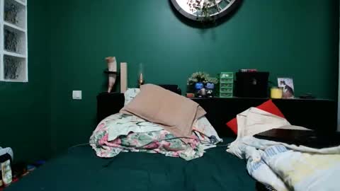 Ian online show from November 6, 2025, 6:20 pm