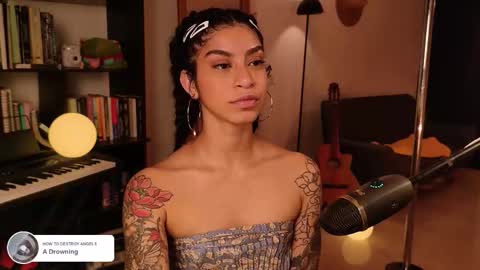 Vale online show from December 16, 2025, 2:27 am