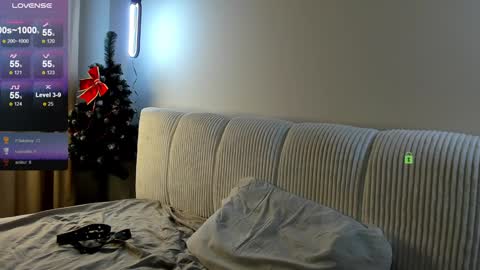 Snapshot of fresh_b1ood chatting on December 22, 2024, 8:47 pm Alex or Andrzej online show from December 22, 2024, 8:47 pm