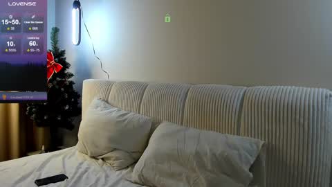 Snapshot of fresh_b1ood chatting on January 5, 2025, 8:31 pm Alex or Andrzej online show from January 5, 2025, 8:31 pm