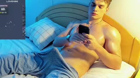 Snapshot of fresh_b1ood chatting on October 6, 2025, 9:23 pm Alex or Andrzej online show from October 6, 2025, 9:23 pm