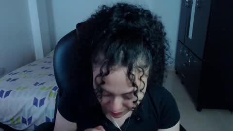 Snapshot of freud_x_louise1 chatting on February 27, 2025, 5:02 am Louise  online show from February 27, 2025, 5:02 am