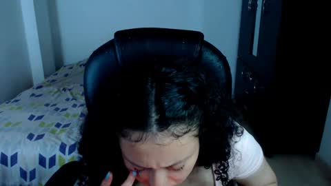 Snapshot of freud_x_louise1 chatting on March 6, 2025, 6:30 am Louise  online show from March 6, 2025, 6:30 am