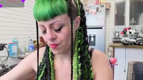 freyaa_sorceress online show from October 1, 2025, 8:37 pm