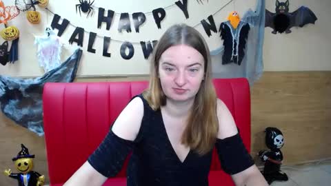 FreyaDak online show from November 2, 2025, 6:05 am