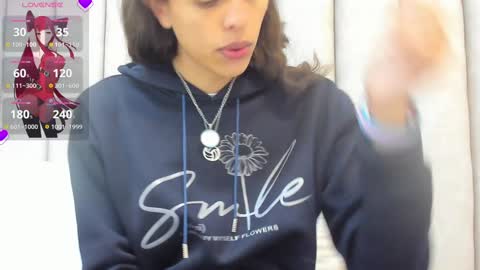 Snapshot of freyamoller chatting on January 4, 2025, 7:34 pm FREYA online show from January 4, 2025, 7:34 pm