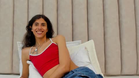 Snapshot of freyamoller chatting on January 20, 2025, 10:15 pm FREYA online show from January 20, 2025, 10:15 pm