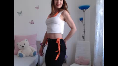 Snapshot of freyamuse chatting on April 21, 2026, 9:15 am FreyaMuse online show from April 21, 2026, 9:15 am