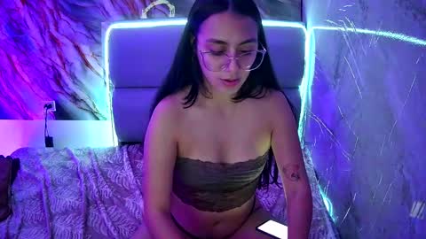 Snapshot of freyja_01 chatting on February 1, 2025, 12:40 am Freyja online show from February 1, 2025, 12:40 am