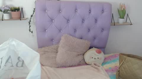 Snapshot of freyja_01 chatting on September 8, 2025, 9:25 pm Freyja online show from September 8, 2025, 9:25 pm