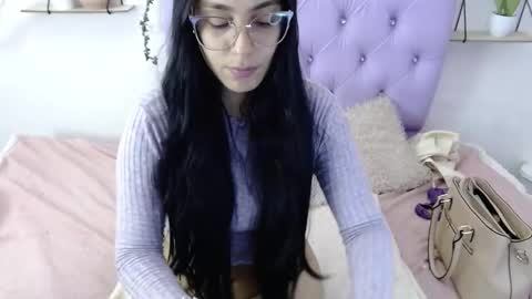 Snapshot of freyja_01 chatting on October 8, 2025, 9:34 pm Freyja online show from October 8, 2025, 9:34 pm