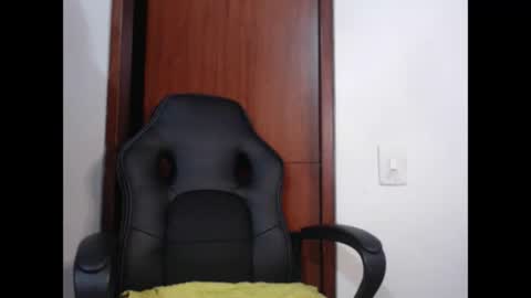 FREYJA LOREN online show from October 14, 2025, 11:22 am