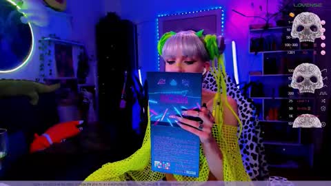 Frida A boost to fortune for the one who gives a thumbs up and a bonus lucky for those who support me by joining the fanclub online show from November 12, 2025, 10:09 pm