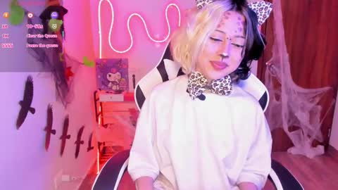 Snapshot of frida_lassi_ chatting on October 20, 2025, 7:25 pm frida_lassi_ online show from October 20, 2025, 7:25 pm