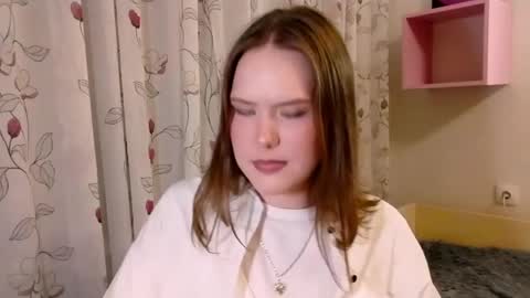 Snapshot of fridagaubert chatting on April 11, 2026, 6:01 pm Polly online show from April 11, 2026, 6:01 pm